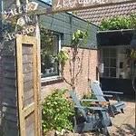 Holiday home Het Zeepaartje, Knus En Gezellig